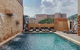 Hotel De Khuvieng